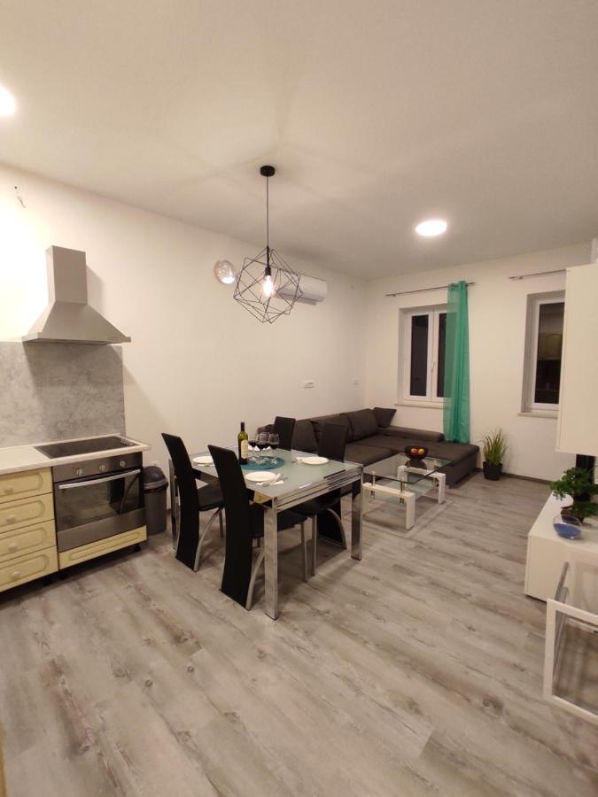 Apartment Ravnice Omis Exterior photo